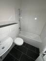 Bad mit Badewanne - Etagenwohnung mit 61,30 m&sup2; in Kiel zur Miete