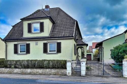 Ansicht Straßenseite (Süd-Westseite) - Für Macher mit mehr Platz- und Grundstücksbedarf
