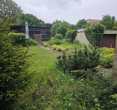 Teilansicht Garten im Frühjahr - 