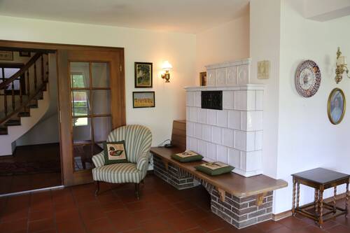 Wohnraum mit Kachelofen - 