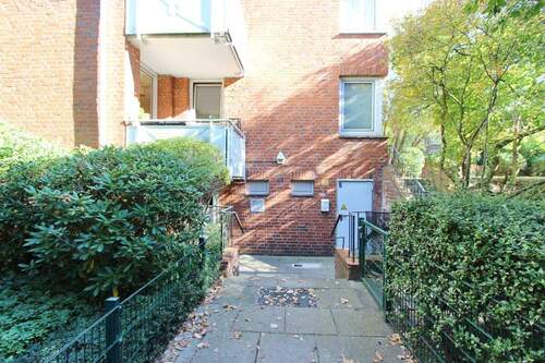 Hauseingang - Etagenwohnung mit 59,70 m&sup2; in Hamburg zum Kaufen
