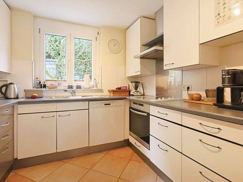 Moderne Einbauküche mit hochwertiger Ausstattung - Doppelhaushälfte mit 135,00 m&sup2; in Ludwigsburg zum Kaufen