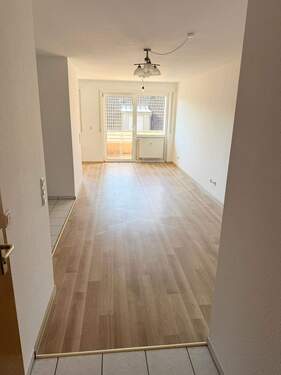 Sicht in die Wohnung - Helle 1,5 Zimmer im betreuten Wohnen zum 01.06.26