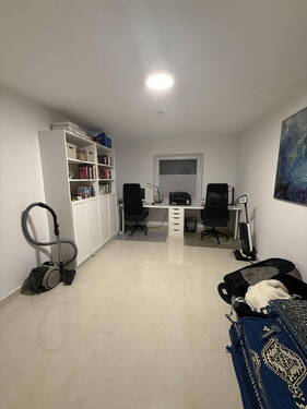 Zimmer 1: derzeit Büro - 