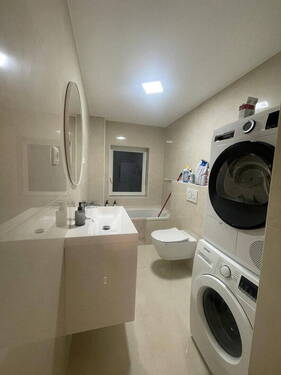 Badezimmer mit Badewanne EG - 