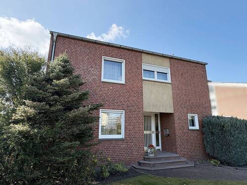 Vorderansicht - Platz zum Aufwachsen: Familienfreundliches Einfamilienhaus mit Garten und Rückzugsorten