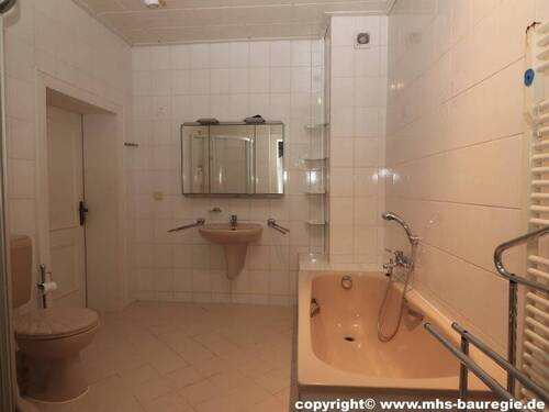 Bad Obergeschoss Ansicht 1 - 