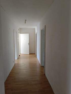 Flur - 4 Zimmer Etagenwohnung in Fischbach