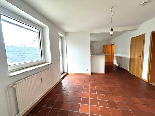 EG Blick vom Essbereich zur Küche - 