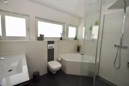 OG - Badezimmer Bild 1 - 