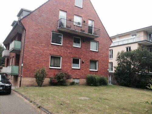 Hausansicht - Schöne 3-Zimmer-Wohnung in HH-Schnelsen (Endetage)