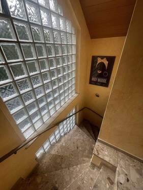 Treppenaufgang z. Wohnung 2.OG - 