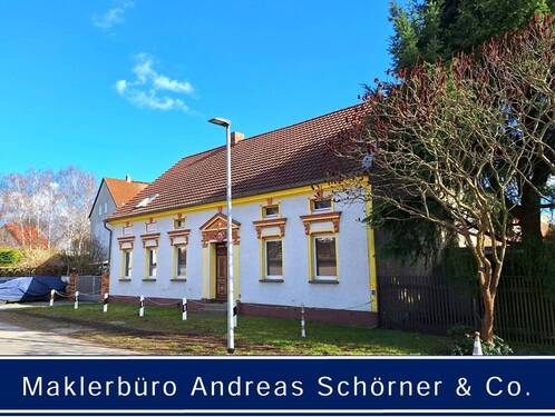 01 Front.jpeg - Großes Wohnhaus mit Ausbaureserve und Pool