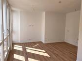 Wohnzimmer mit offener Küche - 3 Zimmer Etagenwohnung zur Miete in Tutzing