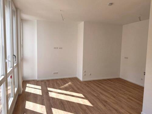 Wohnzimmer mit offener Küche - 3 Zimmer Etagenwohnung zur Miete in Tutzing