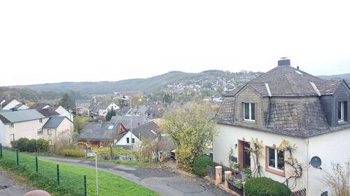 Ansicht - 9 Zimmer Mehrfamilienhaus, Wohnhaus zum Kaufen in Betzdorf