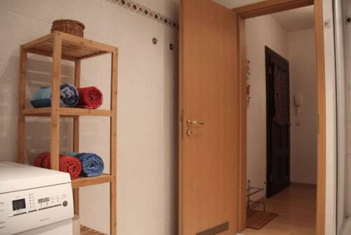 Blick vom Bad in den Flur - 