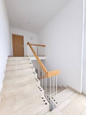 Gepflegtes Treppenhaus (1)_#170547 - 