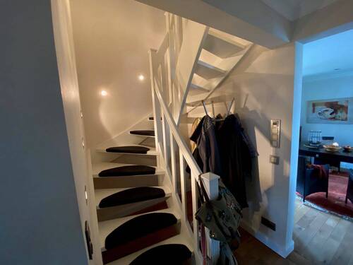 Treppenhaus innerhalb der Dachgeschosswohnung - 