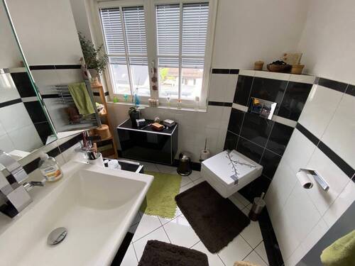 Badezimmer im Dachgeschoss - 