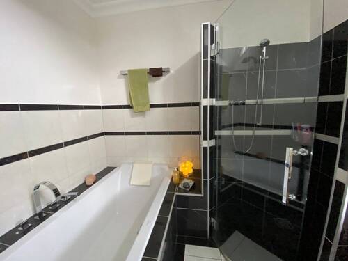 Badezimmer im Dachgeschoss - 