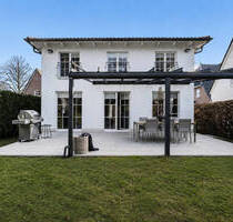 Ruhe, Raum und Stil: Einfamilienhaus mit 6 Zimmern und ca. 762 m² Grundstück - Hamburg / Lemsahl-Mellingstedt
