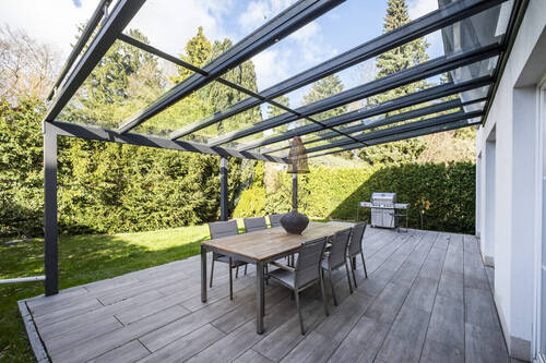 großzügige Terrasse - 