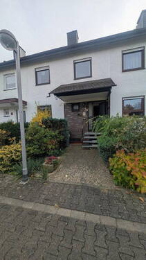 Vorderansicht - Provisionsfrei: Familien-Platzwunder in DA-Arheilgen - 6 Zimmer, Garage & neues Dach