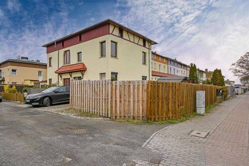 Frontansicht - 3 Zimmer Reihenendhaus zum Kaufen in Magdeburg