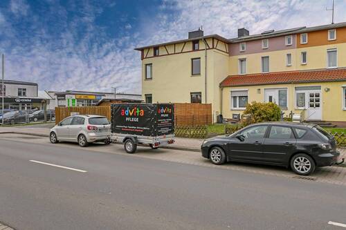 Straßenfront - 