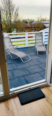 Sonnenbalkon mit brandneuer hochmoderner Markise - 