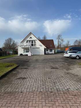 Front, mit Hof - Halle in Bad Segeberg zum Kaufen
