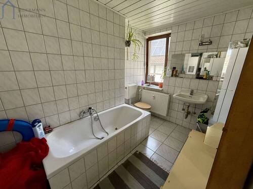 Badezimmer im Obergeschoss - 