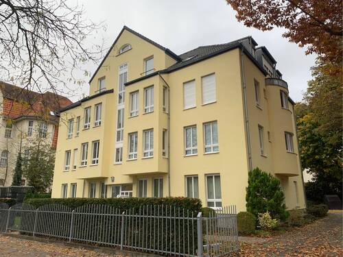 Clayallee 311 - Hochwertiges kleines Büro nebst Kfz-Platz in bester Zehlendorfer Geschäftslage