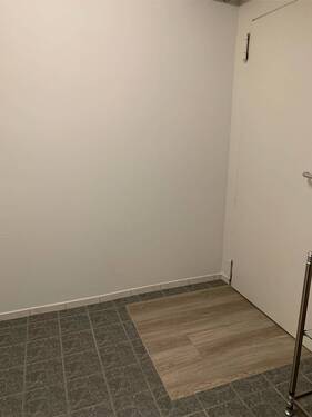 Abstellbereich / Notausgang - 