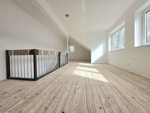 5. Zimmer oder 5. 6. und 7. Zimmer im Dachgeschoss - 