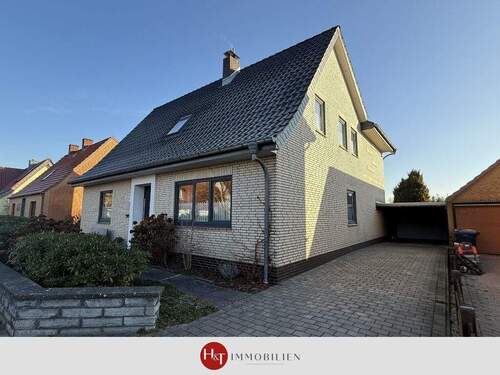 H&T Immobilien - Einfamilienhaus in Stuhr - Wohnen mit Gartenidylle und vielen Optionen