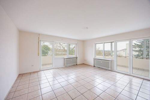 Wohn- und Essbereich EG - 8 Zimmer Mehrfamilienhaus, Wohnhaus zum Kaufen in Markgröningen