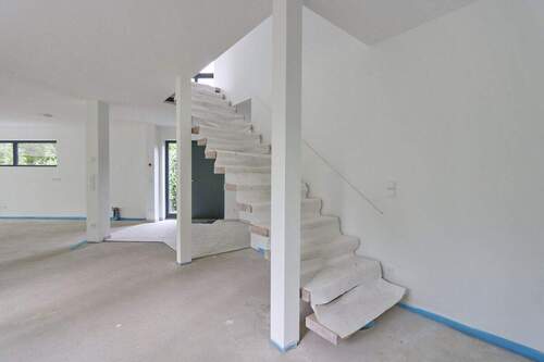 Treppe zum Obergeschoss - 