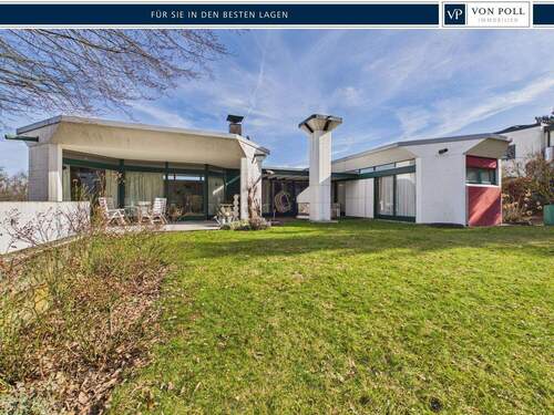 Rückansicht - Architektenhaus der 70er am Waldrand - viel Licht, großer Garten und Dachterrasse