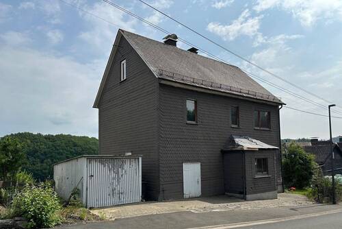 Straßenansicht - 7 Zimmer Einfamilienhaus in Bad Laasphe