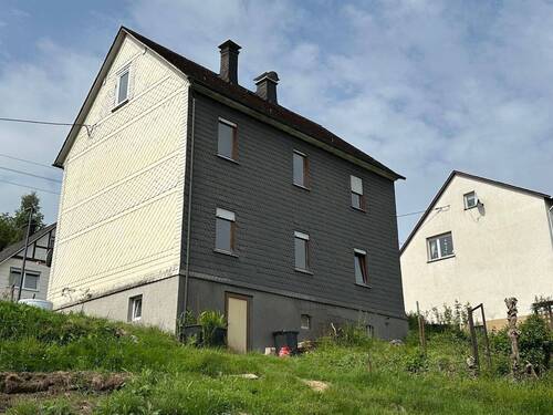 Ansicht aus dem Garten - Einfamilienhaus mit 137,00 m&sup2; in Bad Laasphe zum Kaufen