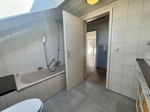Badezimmer - Etagenwohnung mit 85,00 m&sup2; in Bad Wörishofen zur Miete