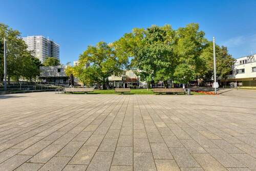 Haus & Platz v. Osten - 