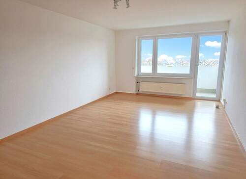 Wohn-Schlafraum mit Balkonzugang (1) - 1 Zimmer Etagenwohnung in Würzburg