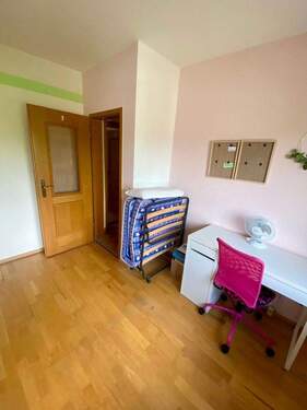 Kinbderzimmer 2 / Büro - 