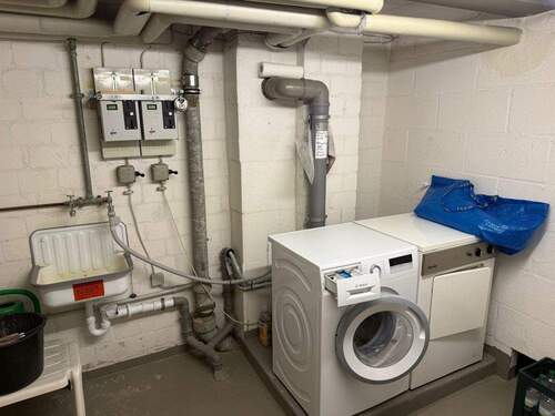 Münzwaschmaschine und Trockner - 