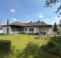 Winkelbungalow mit gigantischem Grundstück! - Reichelsheim / Beerfurth