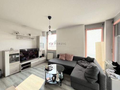 Wohnzimmer - 2 Zimmer Etagenwohnung zum Kaufen in Hohenstein-Ernstthal