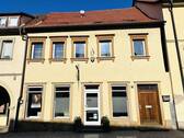 Südansicht von der Hauptstraße - 3 Zimmer Mehrfamilienhaus, Wohnhaus in Haßfurt
